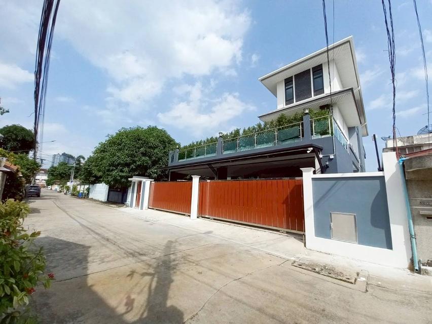 ขายบ้าน 3 ชั้น หมู่บ้านเคหะนคร3 ซอยพัฒนาการ 50 ถนนพัฒนาการ เขตพระโขนง กรุงเทพมหานคร 2
