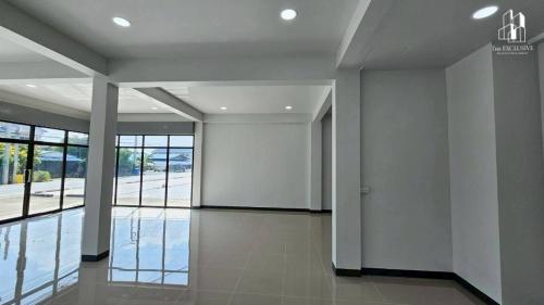 ขายอาคารพาณิชย์ หมู่บ้าน ลภาวัน 22 บางใหญ่ ราคาต่ำกว่าประเมิน เครดิตดีมีเงินเหลือ พร้อมเปิดกิจการหรือร้านอาหาร 2