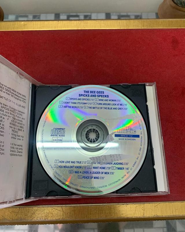 ซีดีเก่า bee gees ปี1989 3