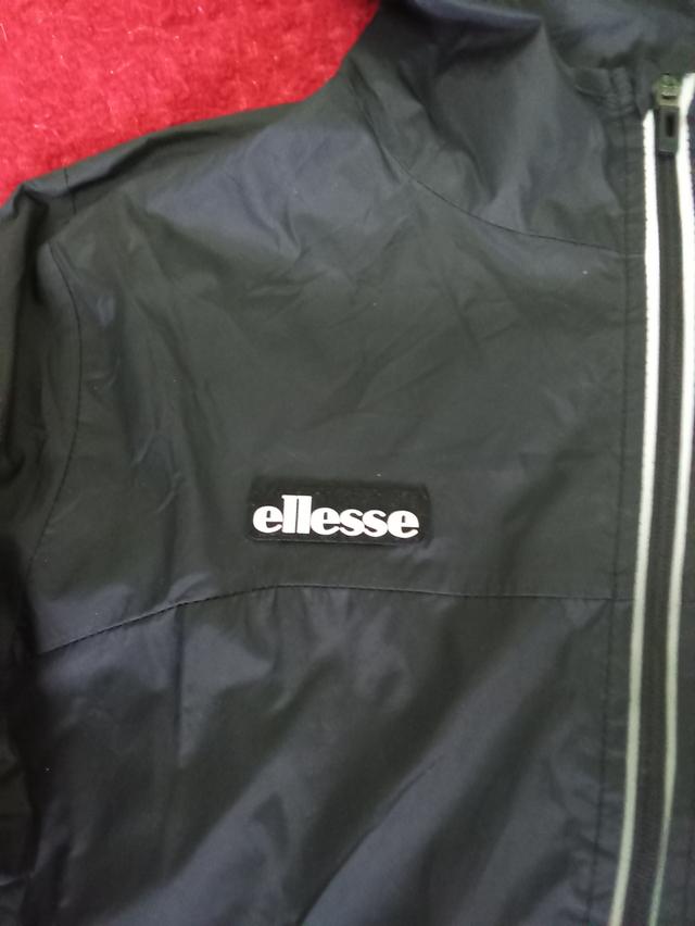 ellesse เสื้อคลุมมือสองนำเข้า รูปย่อยที่ 4