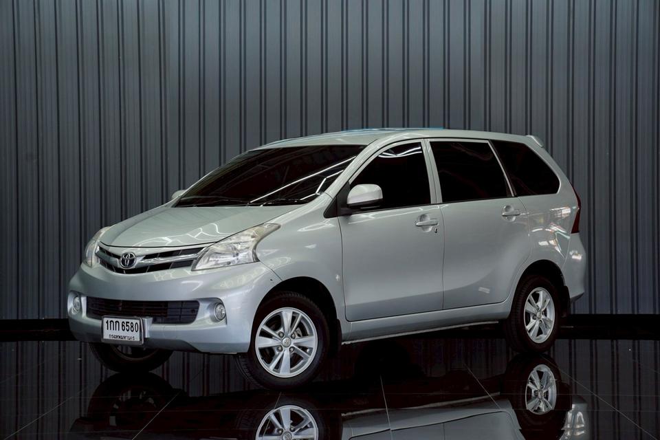 TOYOTA AVANZA 1.5 G AT ปี 2011 จด 2012 สีเทา ไมล์ 46,xxx km.