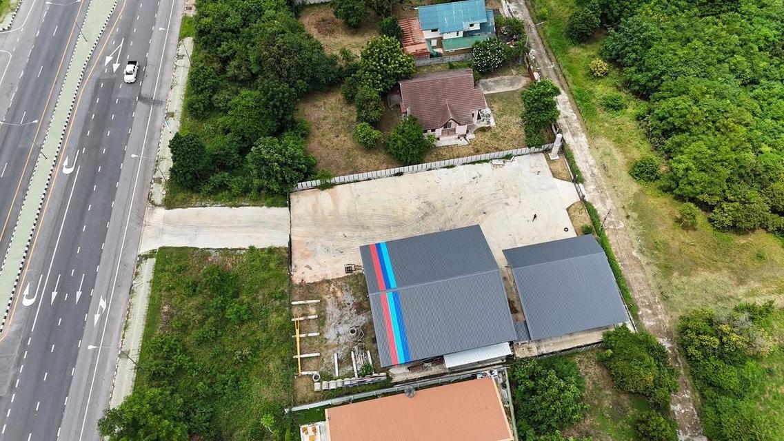 ที่ดิน พร้องบ้านพัก และโกดังเก็บของจอดรถต่างๆขนาดใหญ่  ใจกลางเมือง นครราชสีมา 1