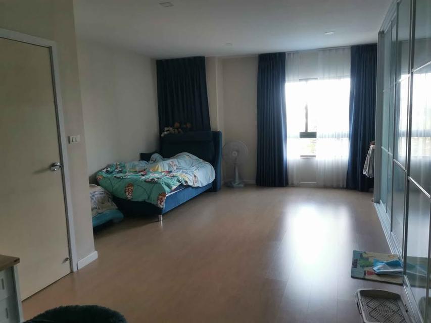 ทาวน์โฮม 3ชั้น ตกแต่งพร้อมเข้าอยู่ได้เลย 11