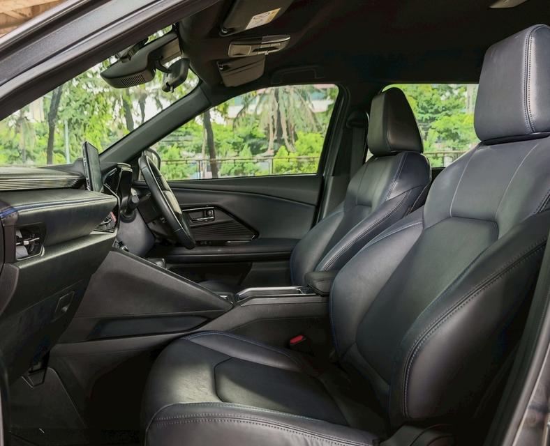 Toyota Yaris Cross 1.5 HEV Premium ปี 2024  6