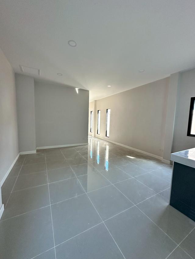 ขายบ้านเดี่ยว 2 ชั้น สร้างใหม่ ทำเลทองแจ้งวัฒนะ-ปากเกร็ด เดินไปห้างได้ ใกล้รถไฟฟ้า 11