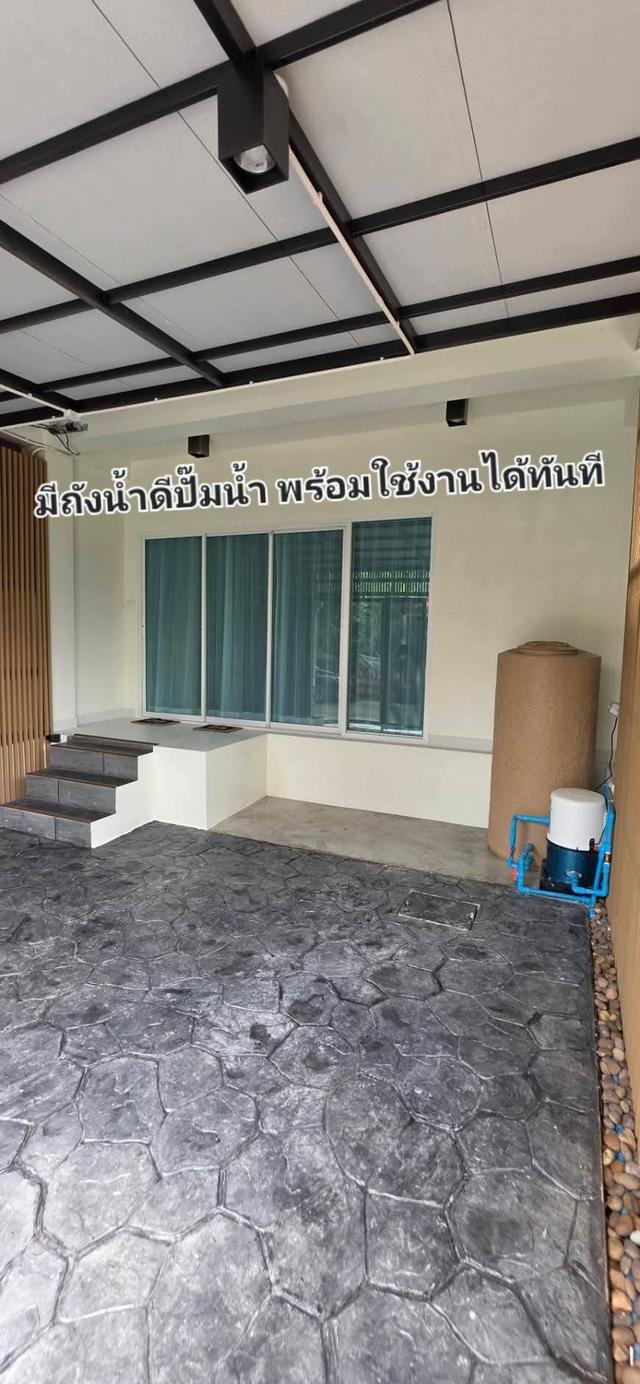 รีโนเวทใหม่ทั้งหลัง! ทาวน์โฮม 3 ชั้น 4 ห้องนอน ใกล้ MRT สายสีชมพู พร้อมเข้าอยู่ 7