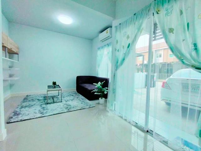 บางบัวทอง 1กม. เช่าทาวน์โฮม 2 ชั้น 3 นอน 2 น้ำ7-Eleven จัดเต็มเฟอร์ฯ ของใช้ไฟฟ้า วัดสามง่าม บางบัวทอง 2