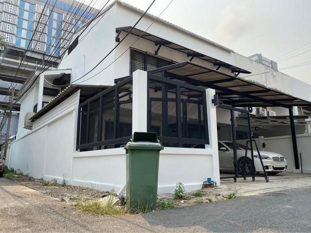 PB5933ขาย ทาวน์เฮ้าส์ 2 ชั้น ลาดพร้าว 26 ใกล้ MRTลาดพร้าวเพียง 500 เมตร เดินทางสะดวก เข้าออกได้หลายเส้นทาง 2