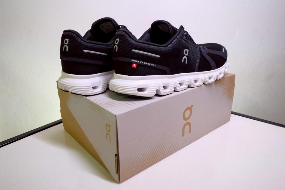 รองเท้า01 On Cloud