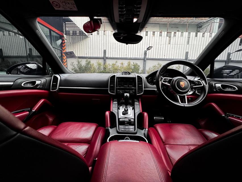 🌟ชุดแต่งจัดเต็ม🎉สภาพป้ายแดง✨ เซอร์วิสครบ✨พร้อมใช้งานยาวๆ ✨ 2016 Porsche Cayenne S E Hybrid✨ รูปที่ 6