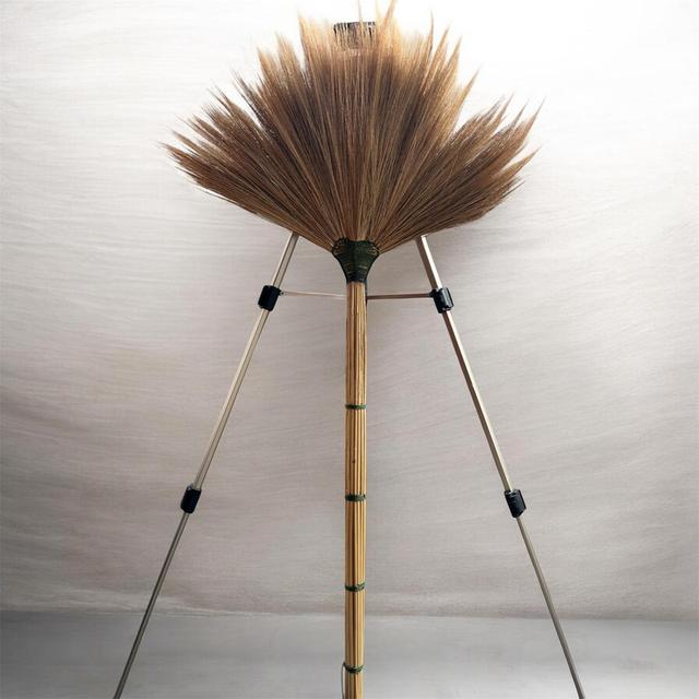 ไม้กวาดดอกหญ้า คุณภาพดี กวาดสะอาด น้ำหนักเบา ใช้งานทน