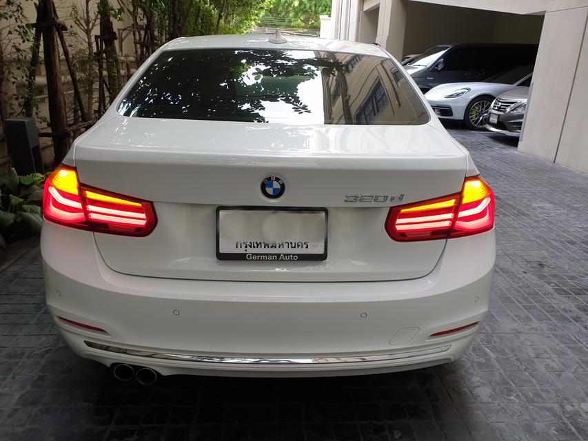 BMW 320d luxury สีขาว BSI ยังเหลือ 4