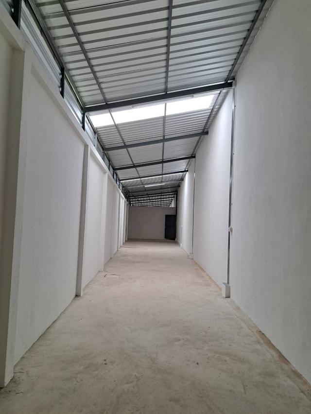 ให้เช่าโรงงานขอใบรง.4ได้ แคราย-บางบอน ต.สวนหลวง สมุทรสาคร โกดังมือหนึ่งพร้อมออฟฟิศ 1700 ตรม.พื้น3-5ตัน/ตรม. 9