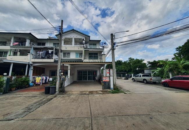 ขายทาวน์เฮ้าส์ หมู่บ้านมนเทียรทิพย์ ซอยคู้บอน 27 ถนนรามอินทรา เขตบางเขน กรุงเทพมหานคร 1