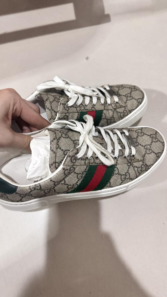 รองเท้า Gucci แท้ สภาพ100% ไม่มีตำหนิ มีกล่องอุปกรณ์ครบ รูปที่ 3