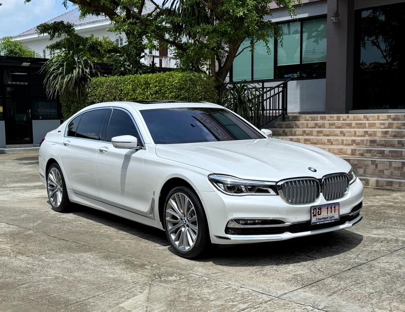 2019 BMW 740le PURE EXCELLENCE รถออกศูนย์ BMW รถวิ่งน้อย เข้าศูนย์ตามระยะ วารันตีศูนย์ยังเหลืออีกนานครับ
