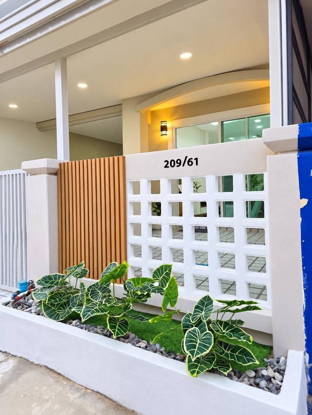 หมู่บ้านบุศรินทร์ บ้านกล้วย-ไทรน้อยทาวน์เฮาส์ 2 ชั้น โครงการ L&H ใกล้ถนนกาญจนาภิเษก 3