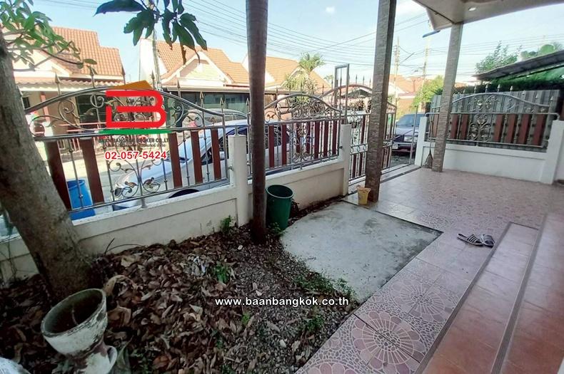 บ้านเดี่ยว เนื้อที่ 34.8 ตร.ว. หมู่บ้านนันทวัน 10 (ซอยเลียบวารี 37) ถนนเลียบวารี แขวงโคกแฝด เขตหนองจอก 9