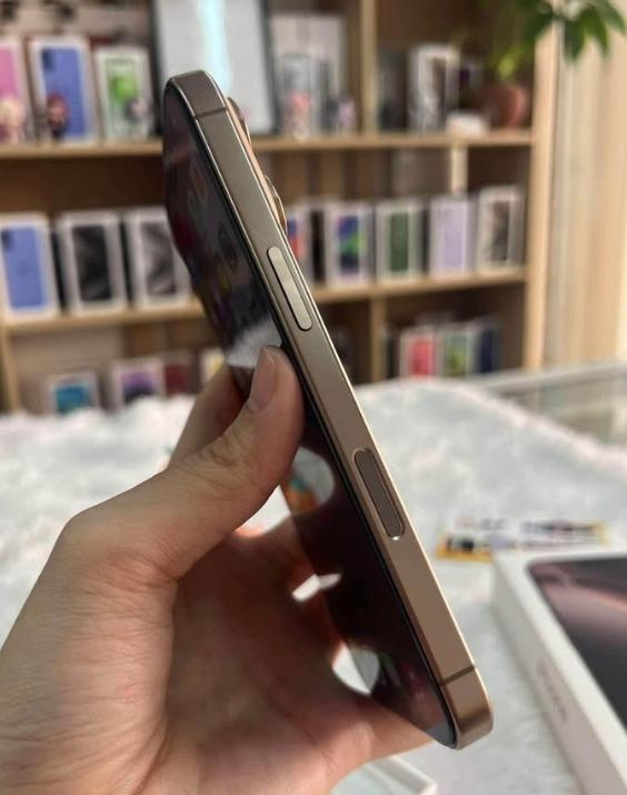 ขาย iPhone 16 Pro มือสอง 7