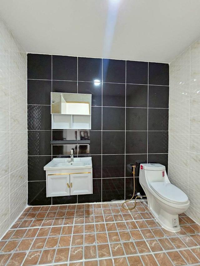 หมู่บ้านบัวทอง2  ติดรถไฟฟ้าสายสีม่วง สถานีคลองบางไผ่ ทาวน์เฮาส์ 2 ชั้น 16