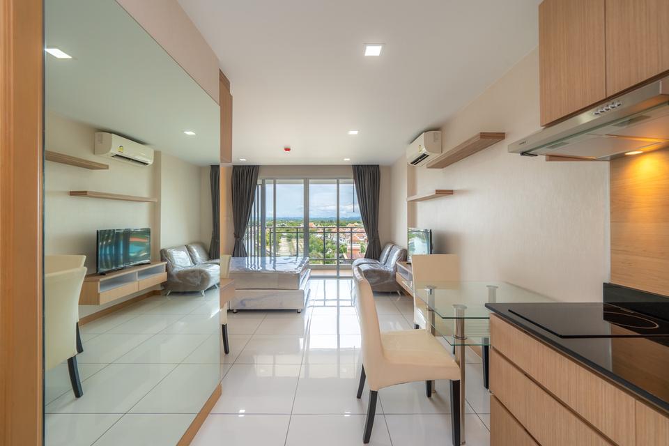 Whale Marina Condo Beachfront Najomtien 16