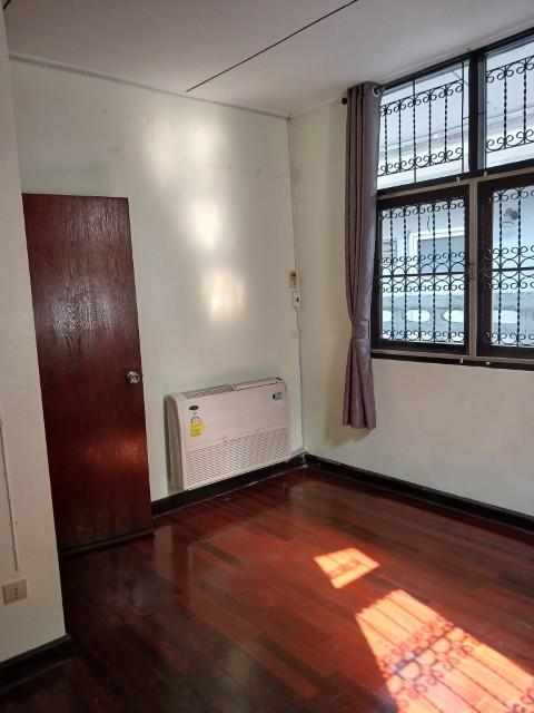 ให้เช่าบ้านเดี่ยวชั้นเดี่ยว เนื้อที่ 50 ตารางวา ถนนลาดพร้าว87 แอร์เฟอร์บางส่วน มี3นอน3น้ำ ราคาเช่าเดือนละ18,000บาท รีโนเ 7