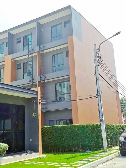 ให้เช่าอาคาร 3.5 ชั้นหลังริม 28 ตร.วา.ถ.เพชรเกษม77-81 โฮมโปร เพชรเกษม 2.5 กม.350 ตร.ม. 5 นอน 3 น้ำ ตลาดอุ่นเรือน 1.1 กม.