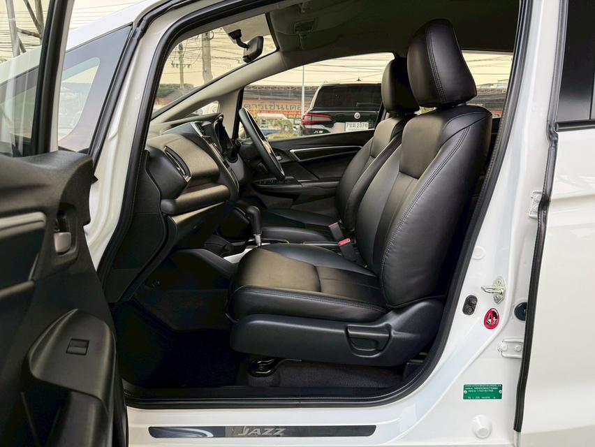 Honda Jazz 1.5 V ปี 2019 สีขาว ไมล์ 48,xxx km (แท้) รูปที่ 6