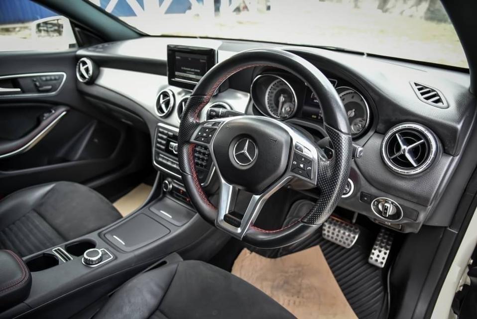 Mercedes Benz CLA250 AMG Sport AT 2015 รถสวยดูแลอย่างดี 4