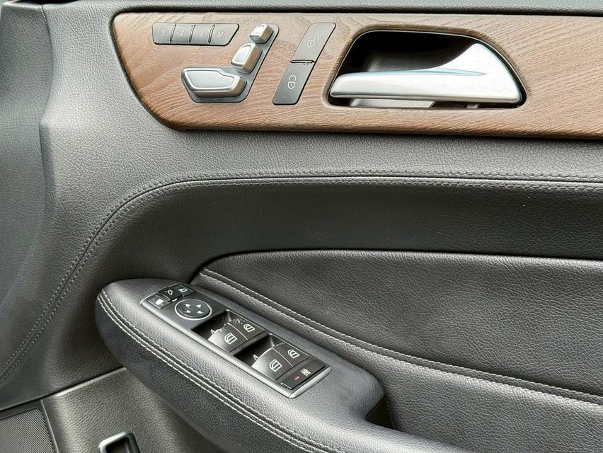 รหัสรถ PJP5396 2017 MERCEDES-BENZ GLE500e Exclusive 8