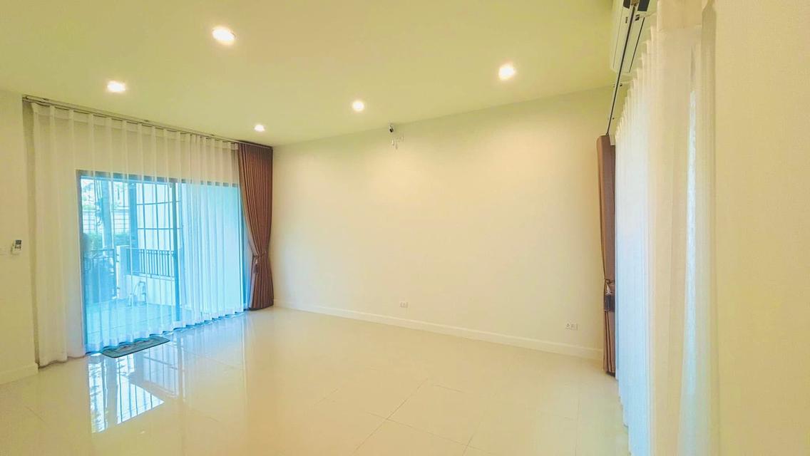 🏡 บ้านเช่าทาวน์โฮม 3 ชั้น  6