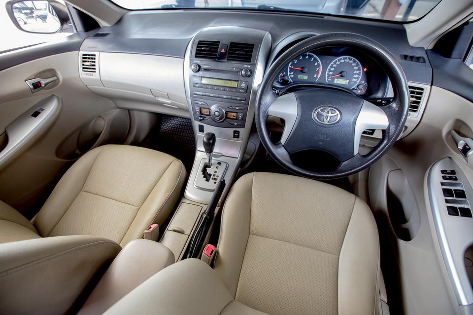 Toyota Altis 1.8E ปี 2011 เกียร์ออโต้ สีขาว สวยสภาพดี มือเดียวป้ายแดง 15