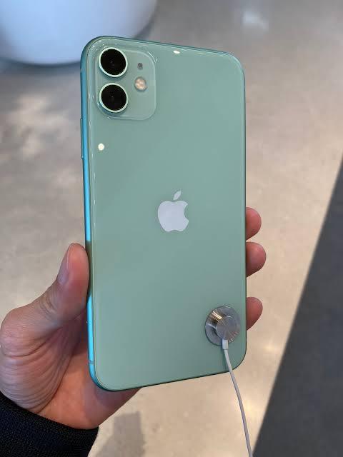 iphone 11 สีเขียว