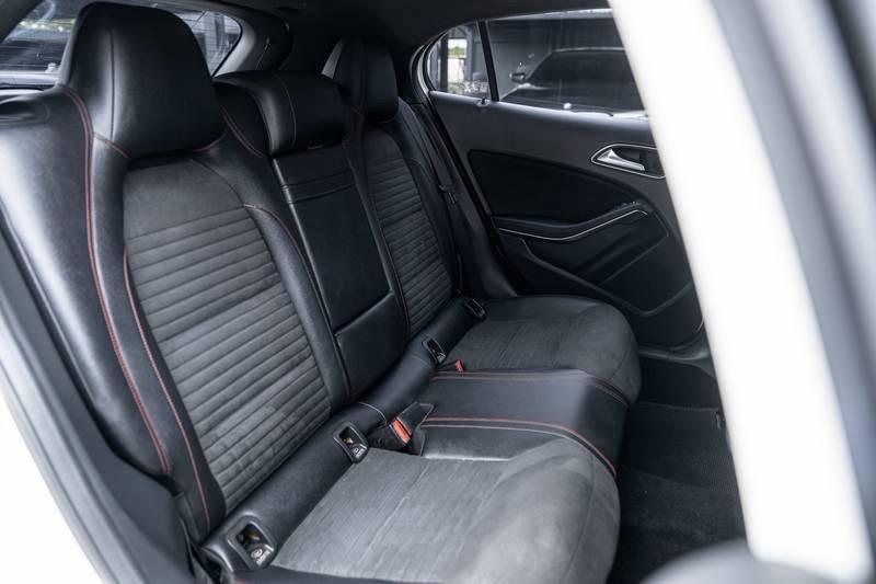 รหัสรถ 67GG8909 #Mercedes #Benz #GLA 250 AMG Night Edition ปี 2020* สีขาว รูปที่ 11