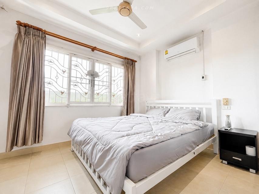 For Sale / For Rent — Pool House at View Point Village, PattayaSingle detached house for sale and rent at View Point Village, Pattaya. Spacious 16
