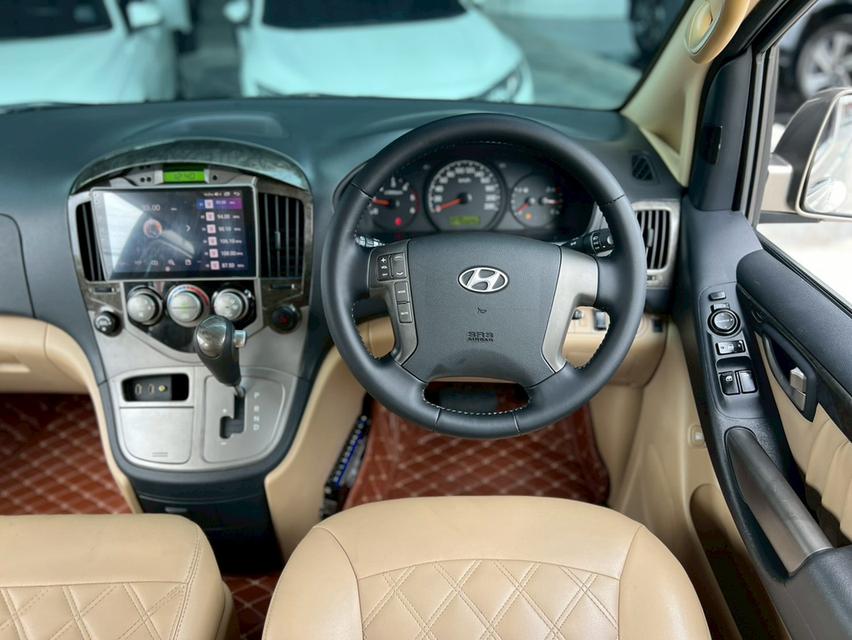 ปี 2014 HYUNDAI GRAND STAREX, 2.5 VIPโฉม ปี10-18 สีน้ำตาล เกียร์ออโต้ เครื่องดีเซลไมล์แท้ 156,629 km. คู่มือบุ๊คเซอร์วิสครบ 11