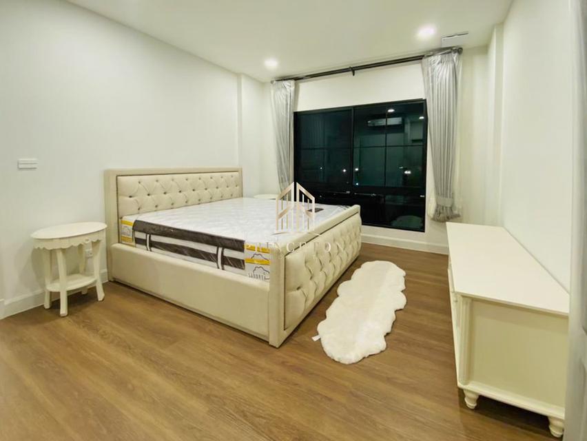 Luxury House For Sale or Rent Nantawan Rama 9 New Krungthep Kreetha Near Wellington International School 17