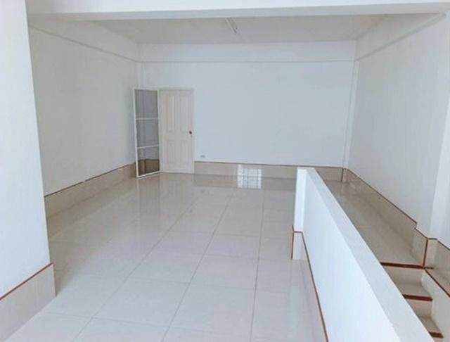 สนามบินดอนเมือง 800ม.BTSดอนเมือง ให้เช่าอาคารพาณิชย์ 3 ชั้น 280 ตร.ม.24 ตร.วา.2-3นอน 3 น้ำ ใช้เป็นสำนักงาน ฮาร์โรว์ นานา