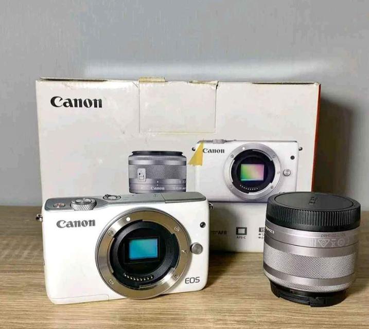 Canon M10