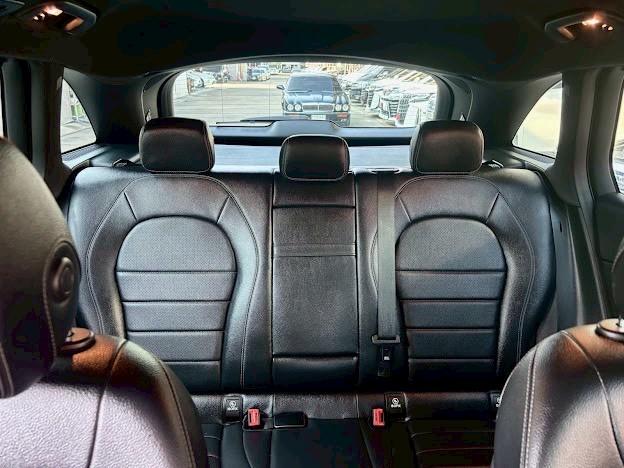 Benz GLC220d ปี 2023 สีขาว ไมล์น้อย รูปที่ 11