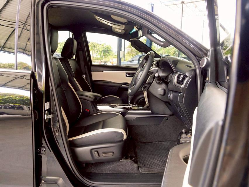 Toyota Fortuner 2.8 Legender 4WD ปีจด 2021 12