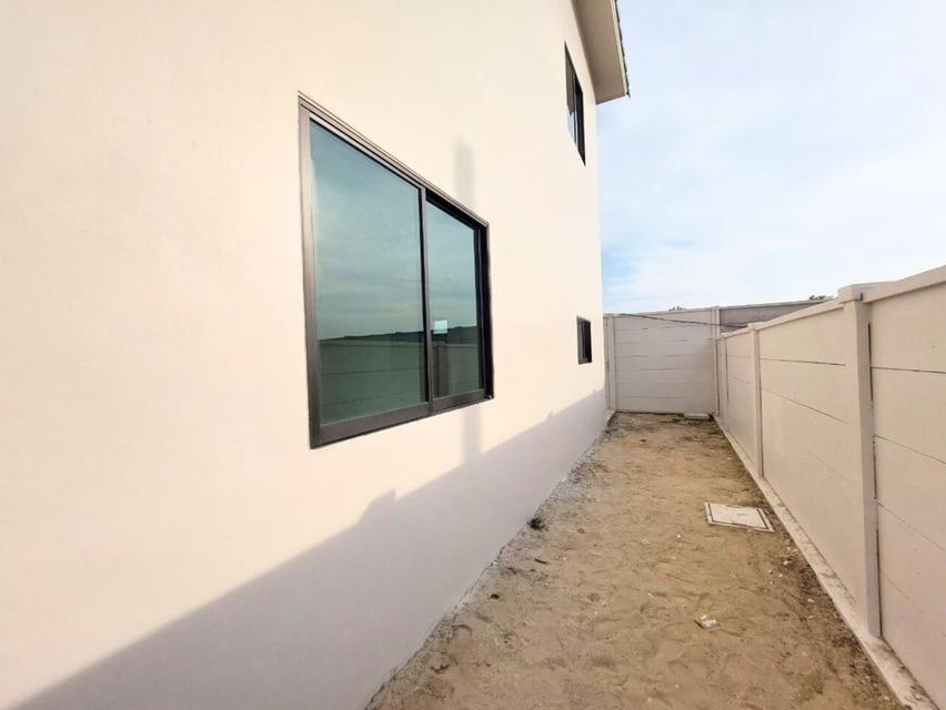 ให้เช่าทาวน์โฮม หลังมุม 26 ตรว. พื้นที่ข้างบ้านกว้าง 2 เมตร เจษฎา 11 รังสิต คลอง 2 ใกล้นิคมนวนคร เดินทางสะดวก เชื่อมออกพหลโยธินได้ 11