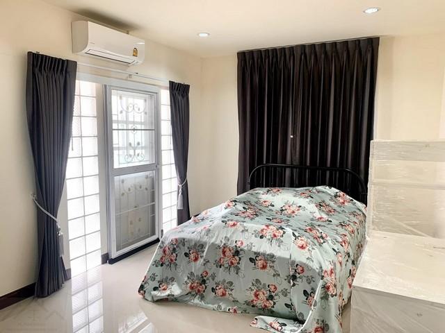 ให้เช่าบ้านเดี่ยว 2 ชั้น 69 ตรว. 3 ห้องนอน หมู่บ้านเคซี พาร์ควิลล์3 ซอยหทัยราษฎร์ 34-1 ตรงข้ามคลับเฮาส์ ย่านวัชรพล รามอิ 3