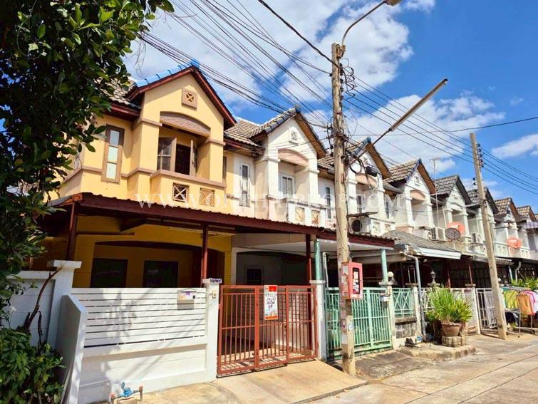 ทาวน์เฮ้าส์ หมู่บ้านลุมพินี บางบัวทอง ใกล้รถไฟฟ้าสายสีม่วง นนทบุรี 2