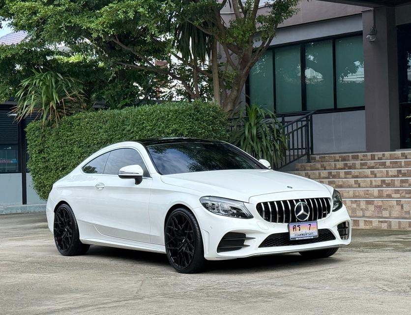 2020 BENZ C200 COUPE AMG รถออกศูนย์ Benz Thailand รถวิ่งน้อยเพียง 60,000 กม รถไม่เคยมีอุบัติเหตุครับ