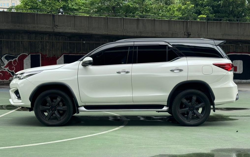 Toyota Fortuner 2.8 TRD SPORTIVO 4WD ปี 2018 3