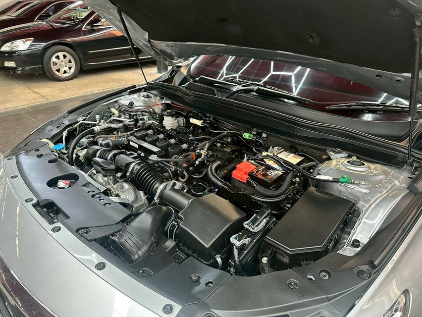 HONDA ACCORD 1.5 Turbo EL ปี2019 รถบ้านแท้ ออพชั่นเต็มคัน พร้อมใช้งาน.