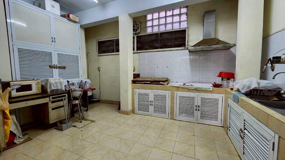 ขายด่วน ทาวน์โฮม 4 ชั้น หมู่บ้านอรุณพัฒน์ สาธุประดิษฐ์-พระราม 3 "บ้านสภาพดี ไม่ทรุด ไม่ร้าว ทำเลศักยภาพ ใกล้ Central พระราม 3" 7 ห้องนอ 4 ห้องน้ำ 10