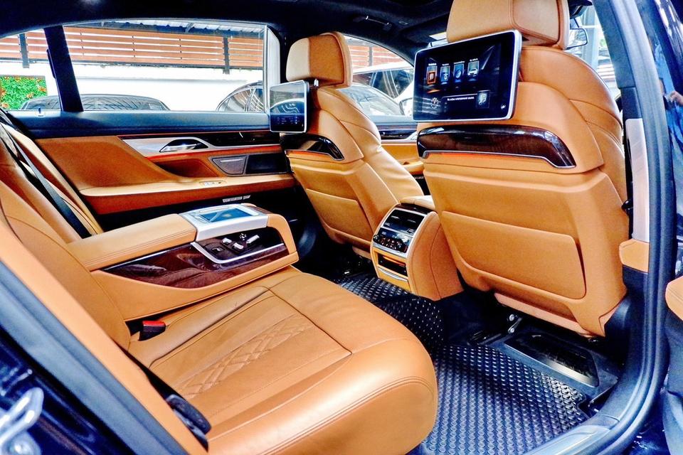 BMW 740Li m-performance (G12) Look M760Li ปี 2016  10
