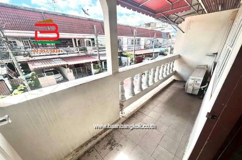 ทาวน์เฮาส์ หมู่บ้าน สุขสบายวิลล่า เนื้อที่ 18 ตรว. ถนนลาดพร้าว แขวงคลองเจ้าคุณสิงห์ เขตวังทองหลาง กรุงเทพมหานคร 11